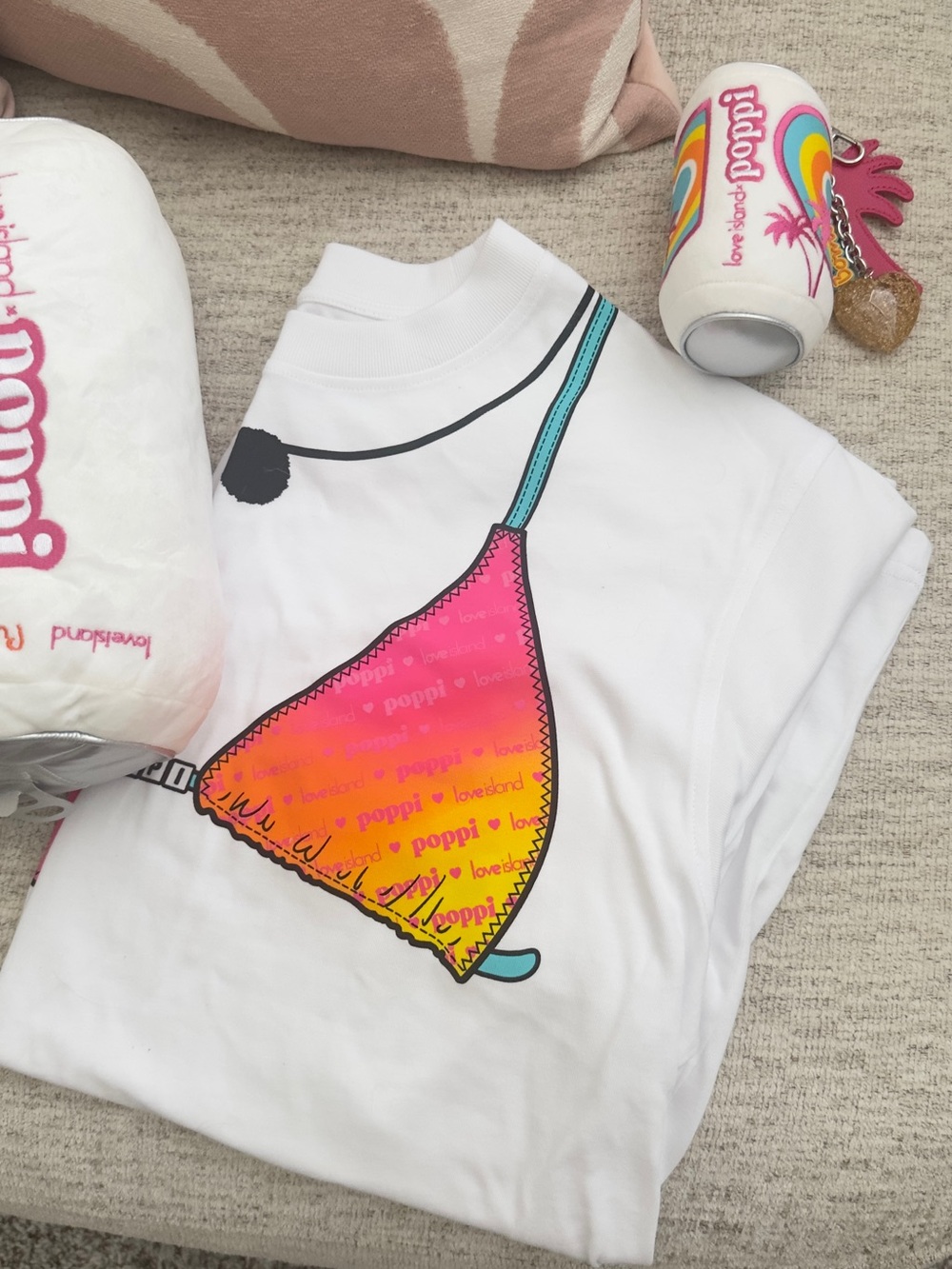 poppi x Love Island PR Set NEW - Picture 4 of 5